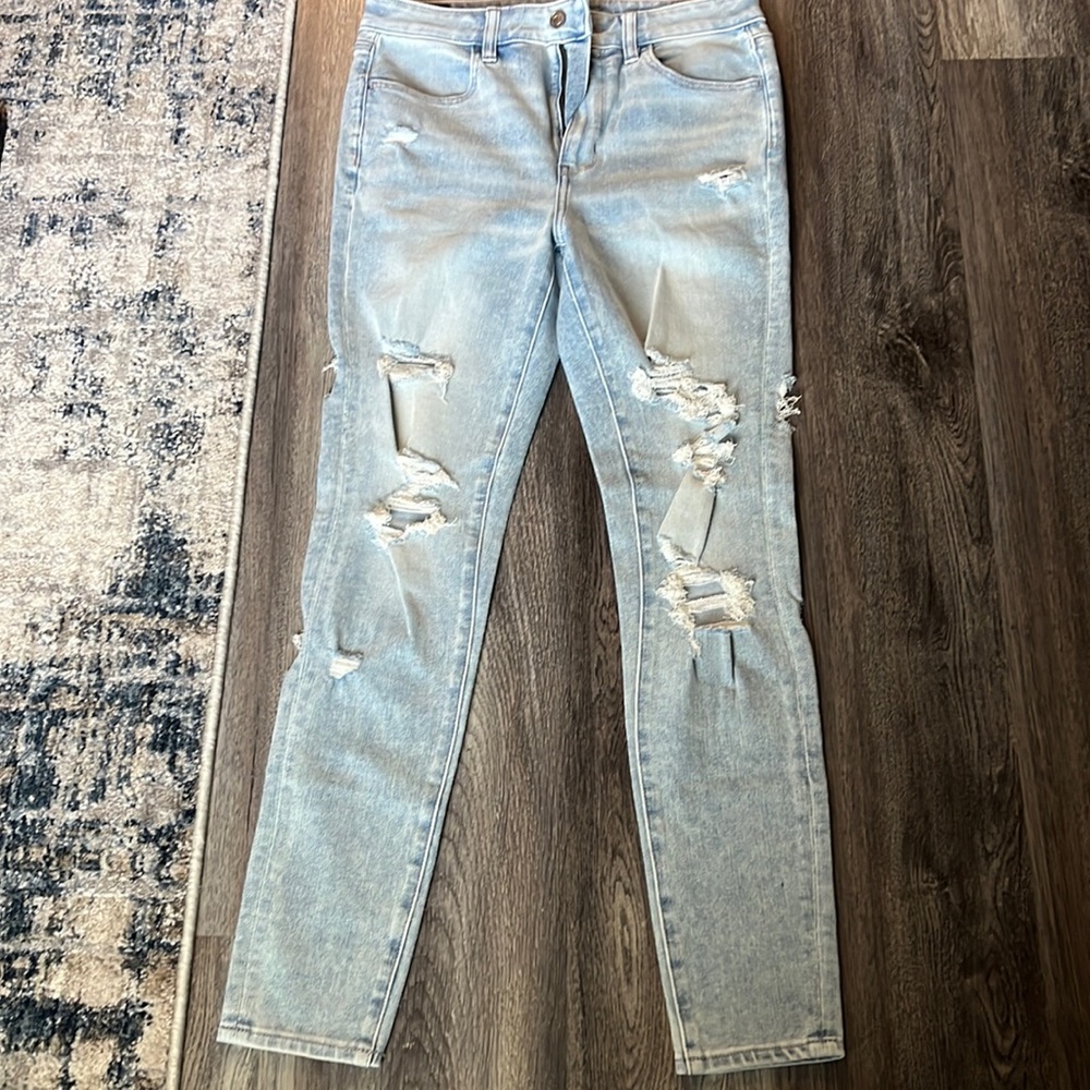 NWOT AE distressed super hi rise jeggings size 8